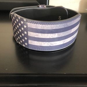 Unbroken designs lifting belt